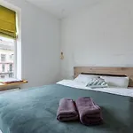 Romantic Apartments- View Of The Town Hall Apartment *
