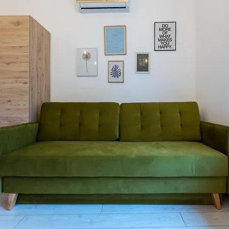 Апартаменти Romantic Apartments- View Of The Town Hall