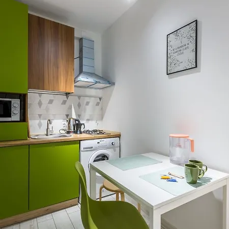 Romantic Apartments- View Of The Town Hall Lviv