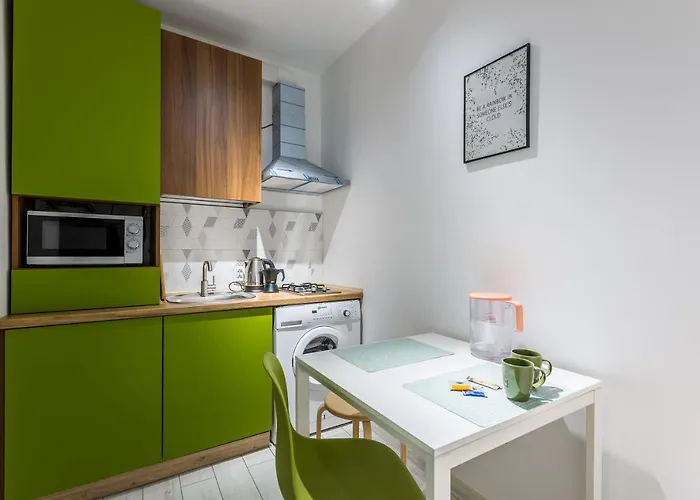 Romantic Apartments- View Of The Town Hall Львів