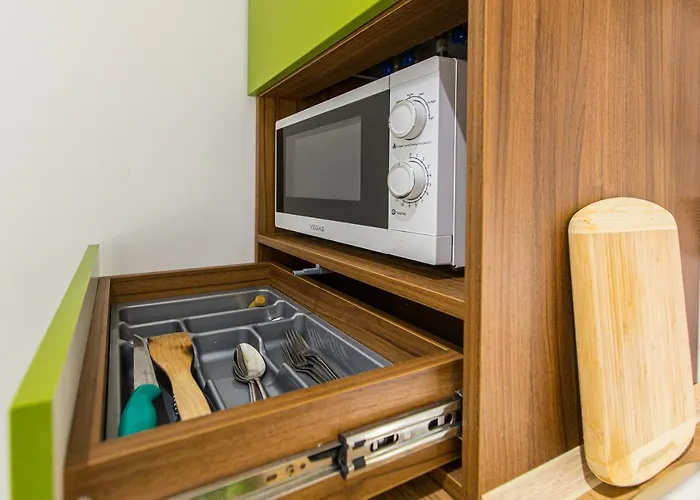 Апартаменти Romantic Apartments- View Of The Town Hall