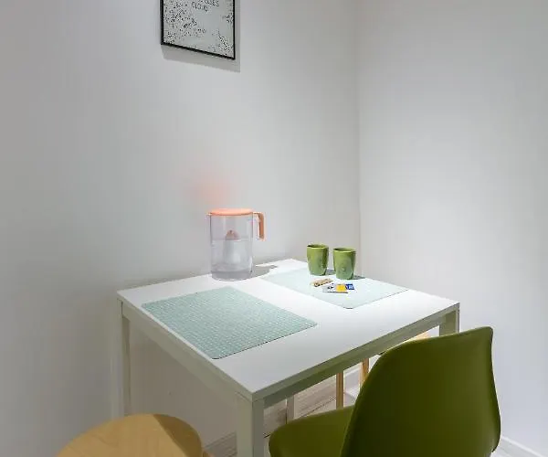 Romantic Apartments- View Of The Town Hall Leópolis