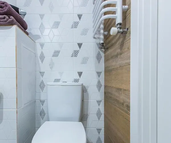 Апартаменти Romantic Apartments- View Of The Town Hall *