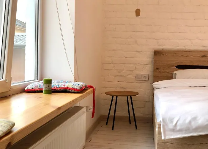 Romantic Apartments- View Of The Town Hall